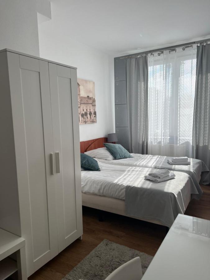 Hotel Turkovia Turek Esterno foto